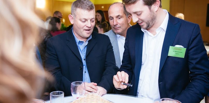 Magicien mentaliste à Genève pour les team building